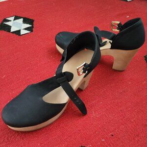Wooden clog sandals (10)